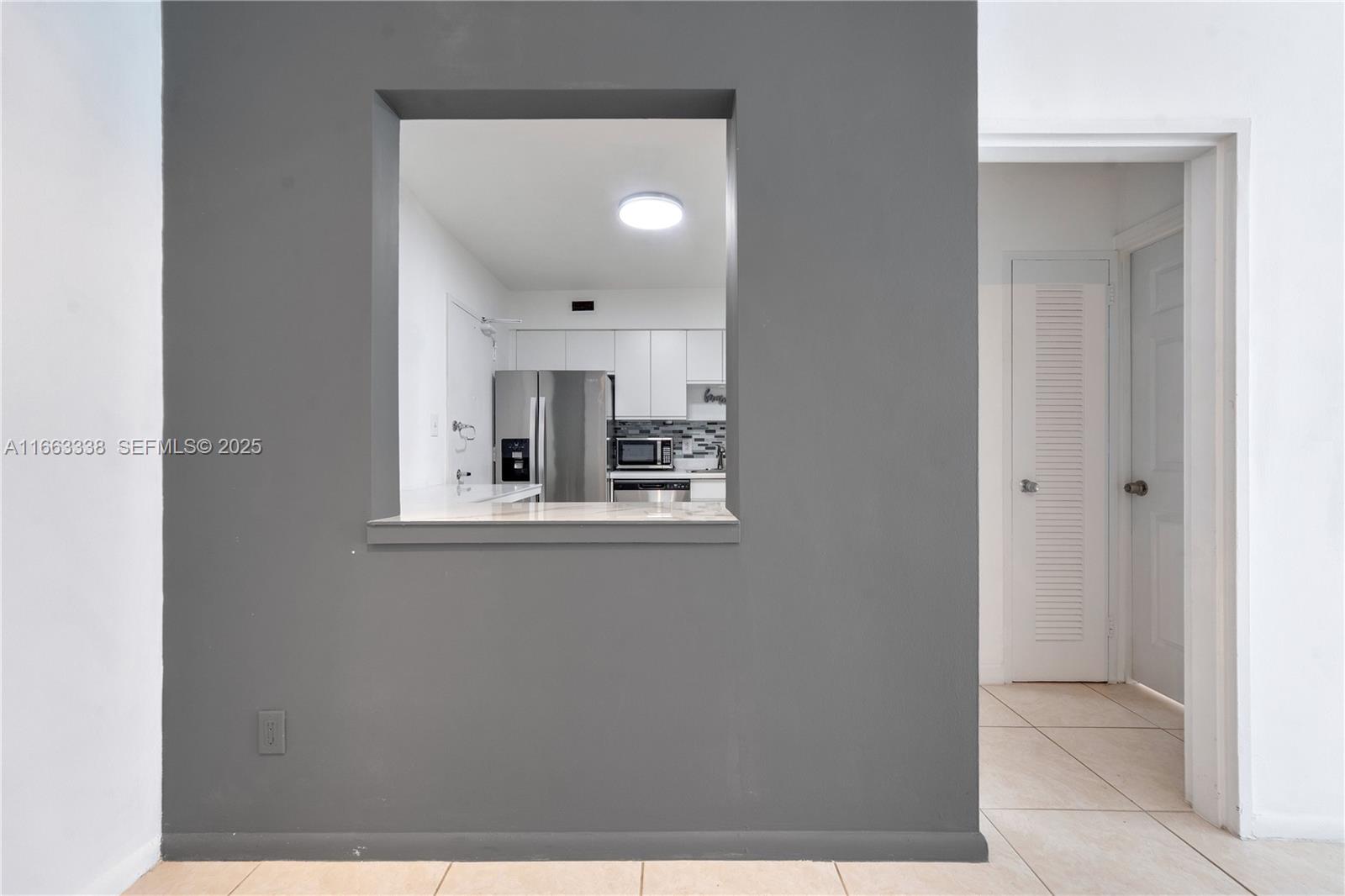 5151 Collins Avenue 925 Property Photo 9