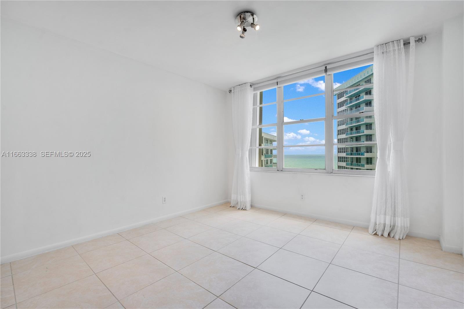 5151 Collins Avenue 925 Property Photo 13