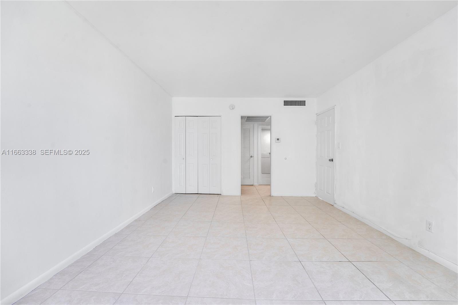 5151 Collins Avenue 925 Property Photo 17