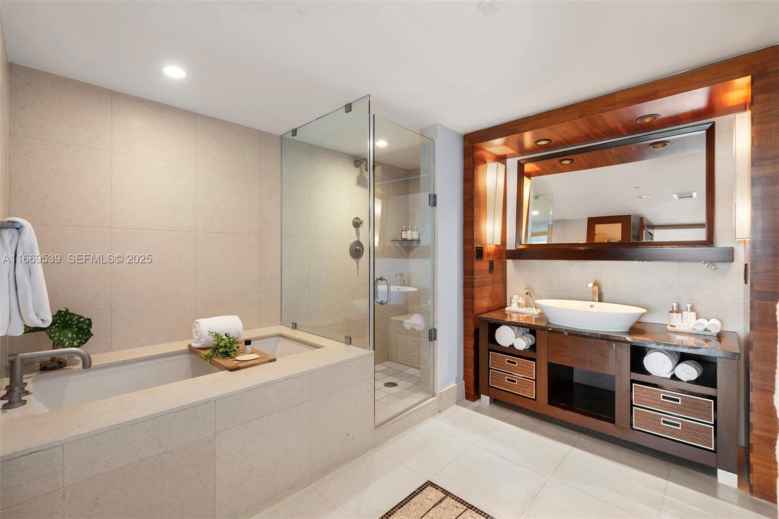 A11669539 Property Photo 18