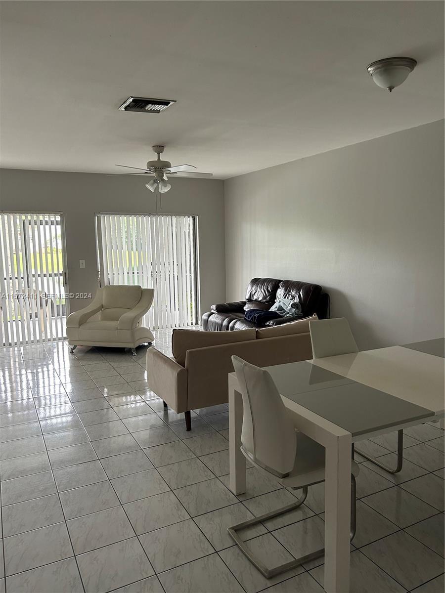 A11672411 Property Photo 3
