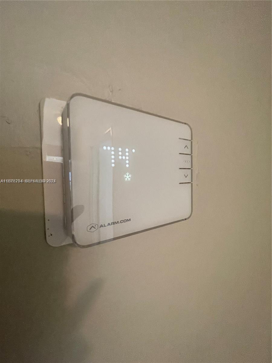 1531 Moffett Street Property Photo 8