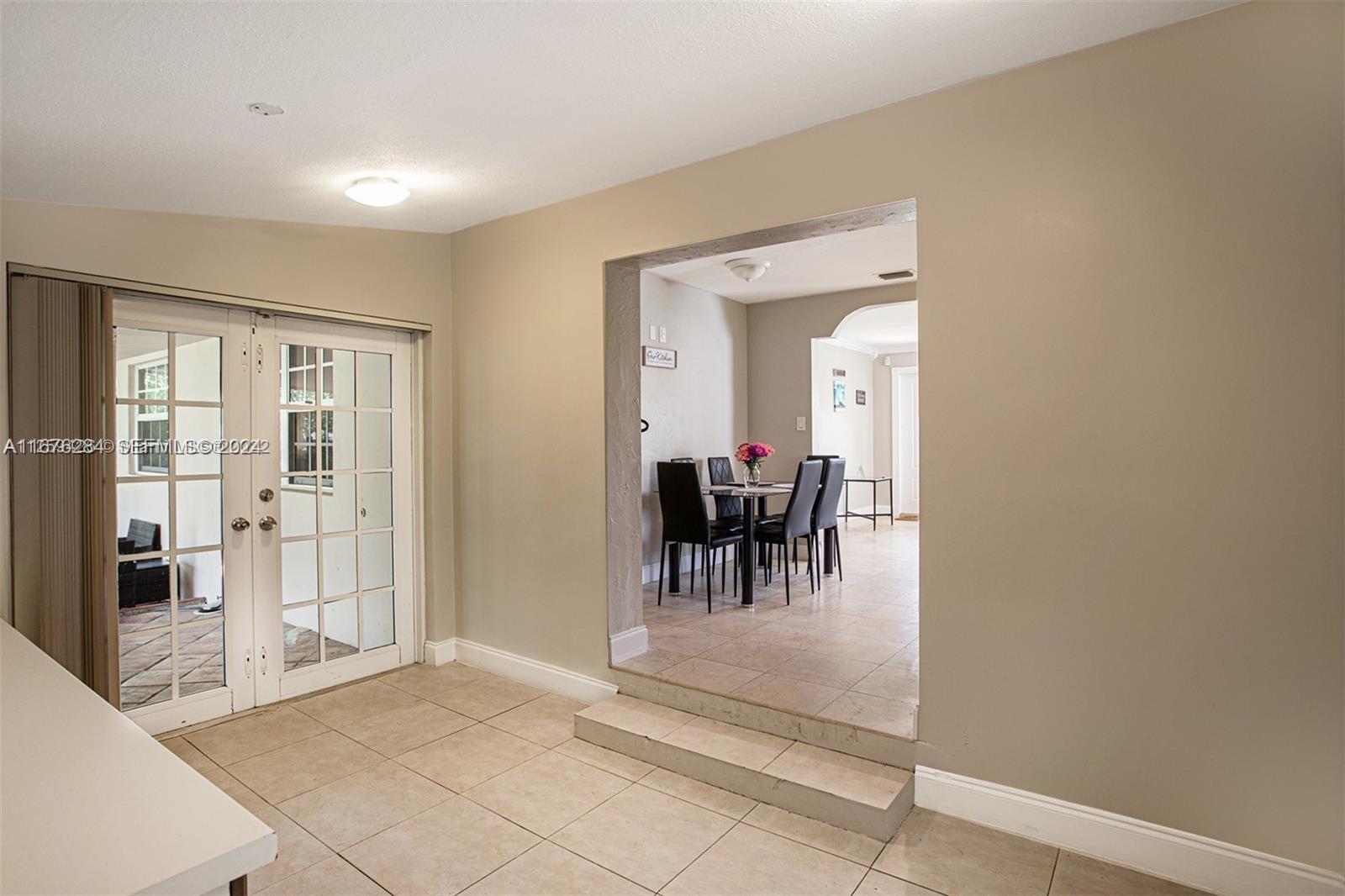 1531 Moffett Street Property Photo 10
