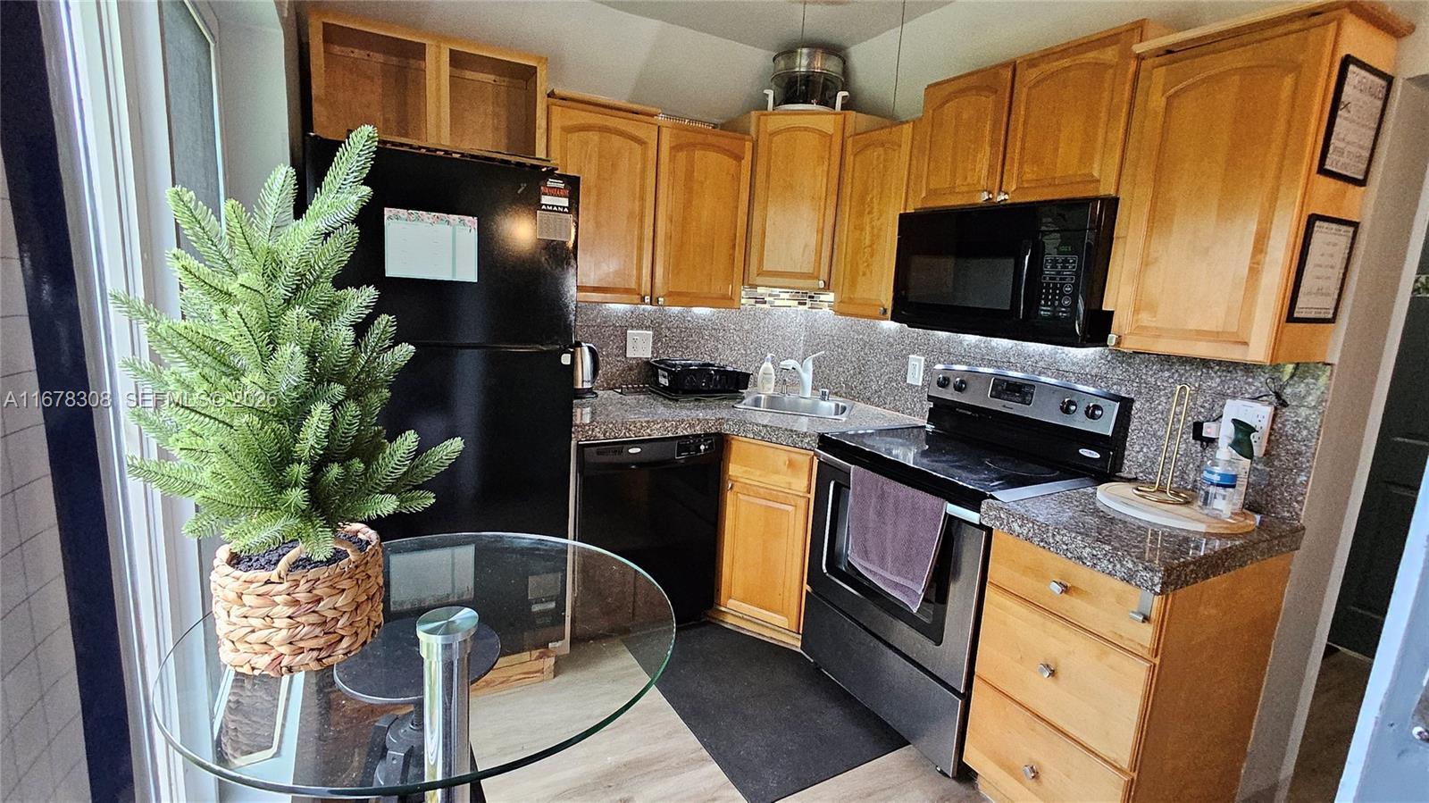 3600 S Le Jeune Road 3600 Property Photo 10