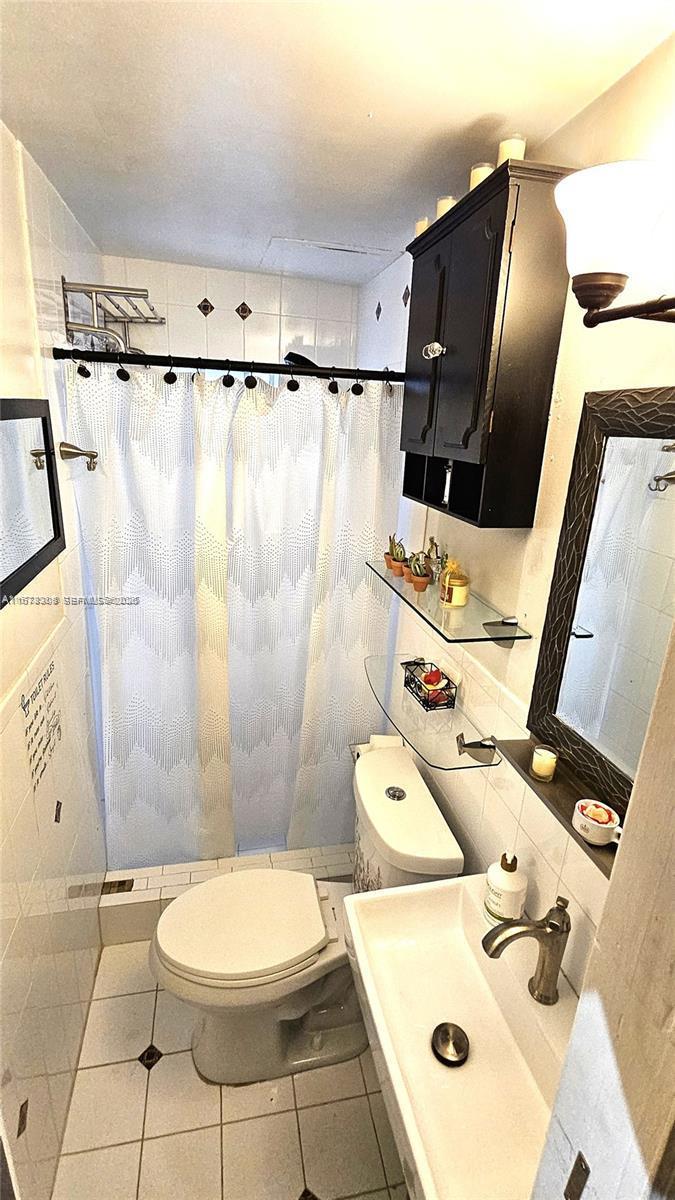 3600 S Le Jeune Road 3600 Property Photo 14