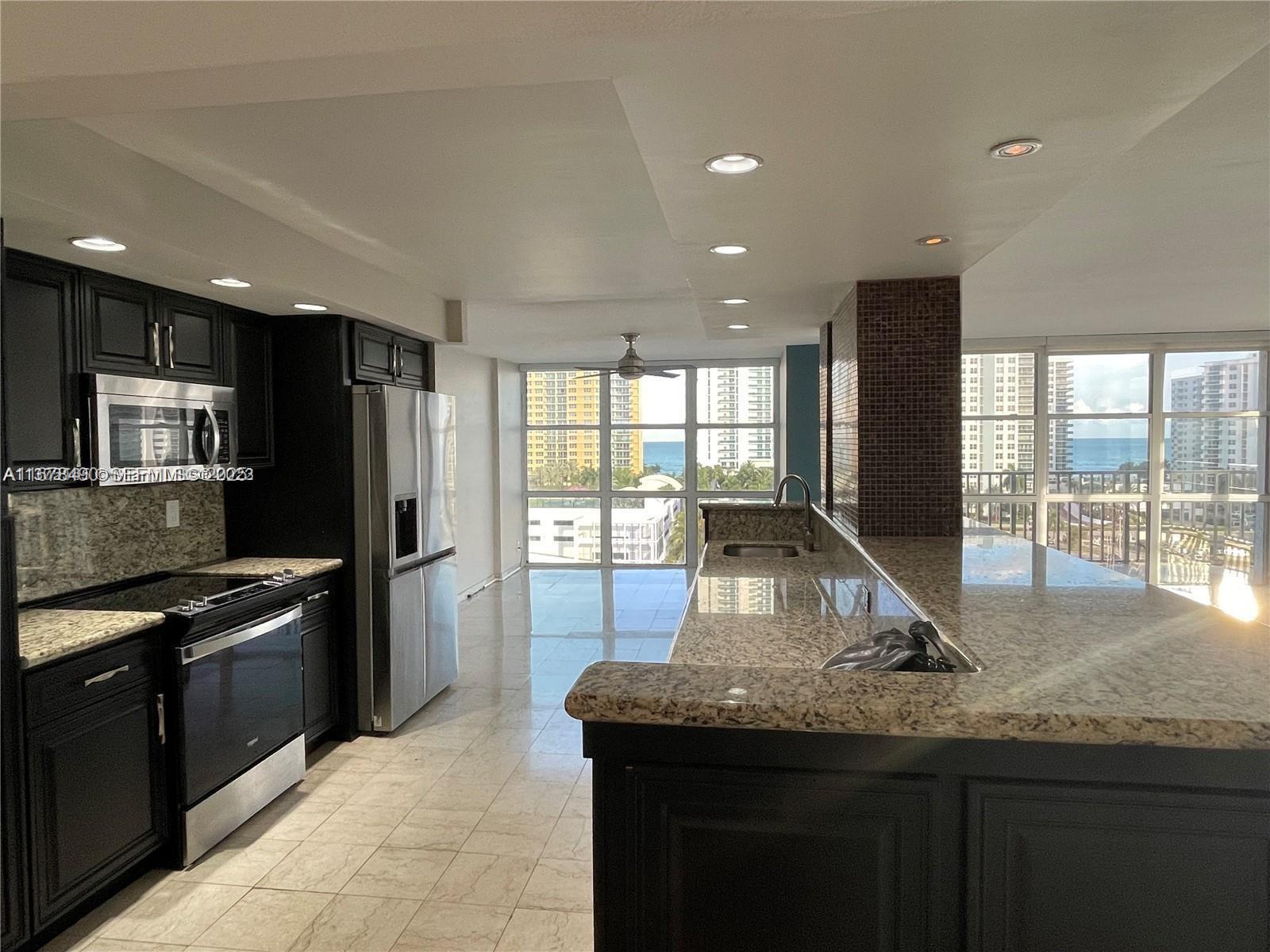 1000 Parkview Drive 920 Property Photo 1