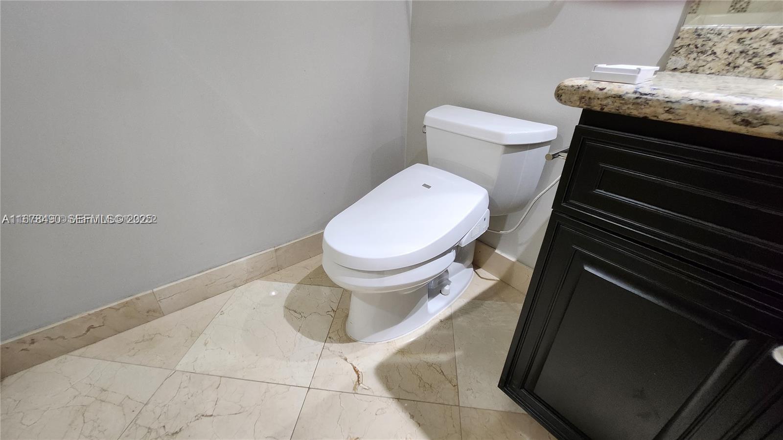 1000 Parkview Drive 920 Property Photo 27