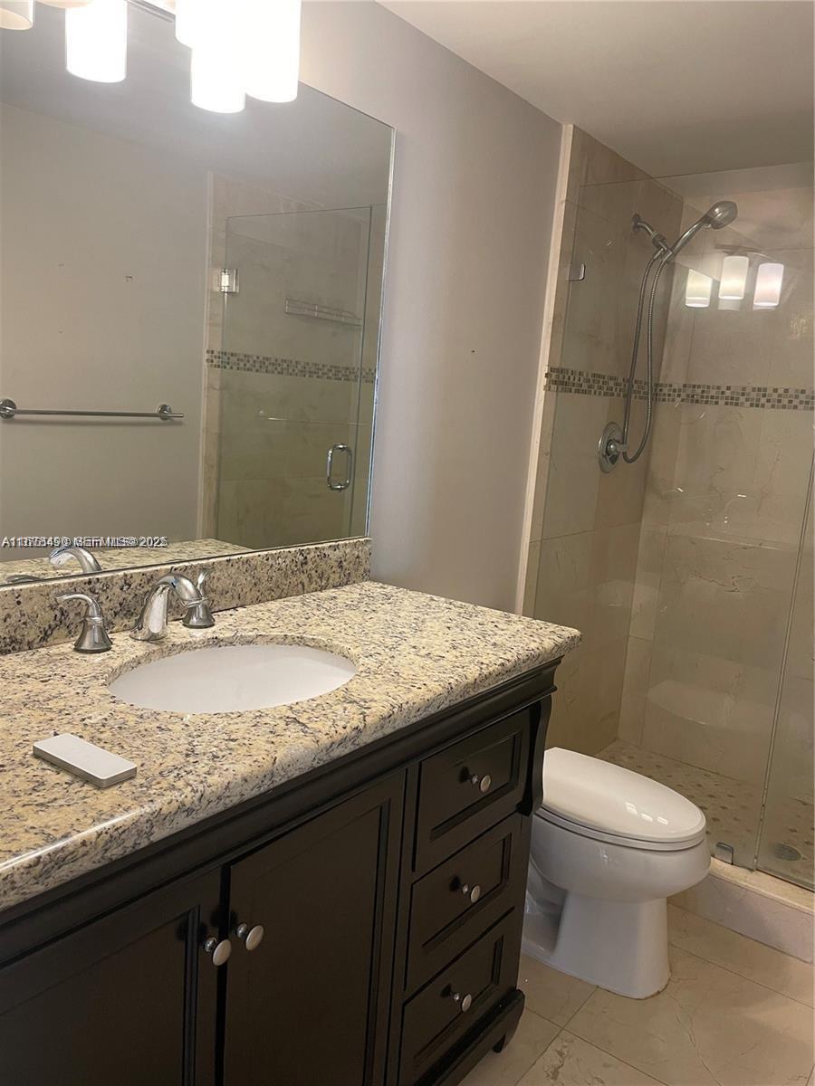 1000 Parkview Drive 920 Property Photo 28