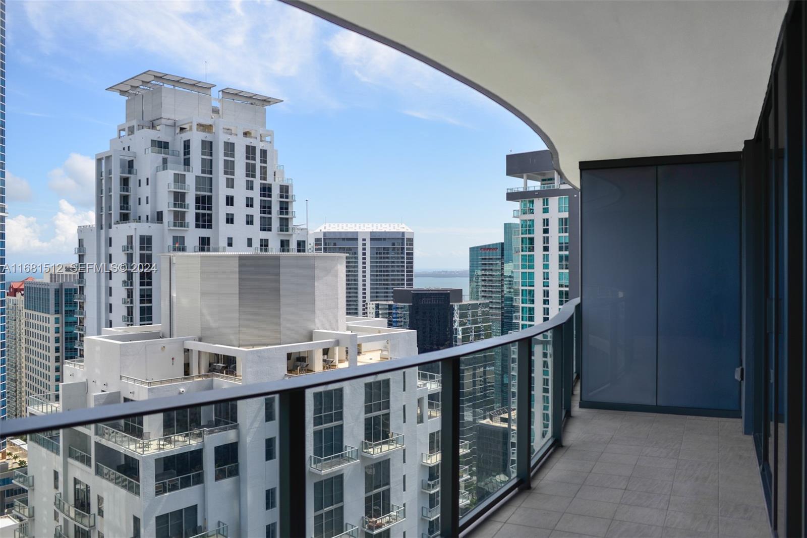 1000 Brickell Plaza 3307 Property Photo 2