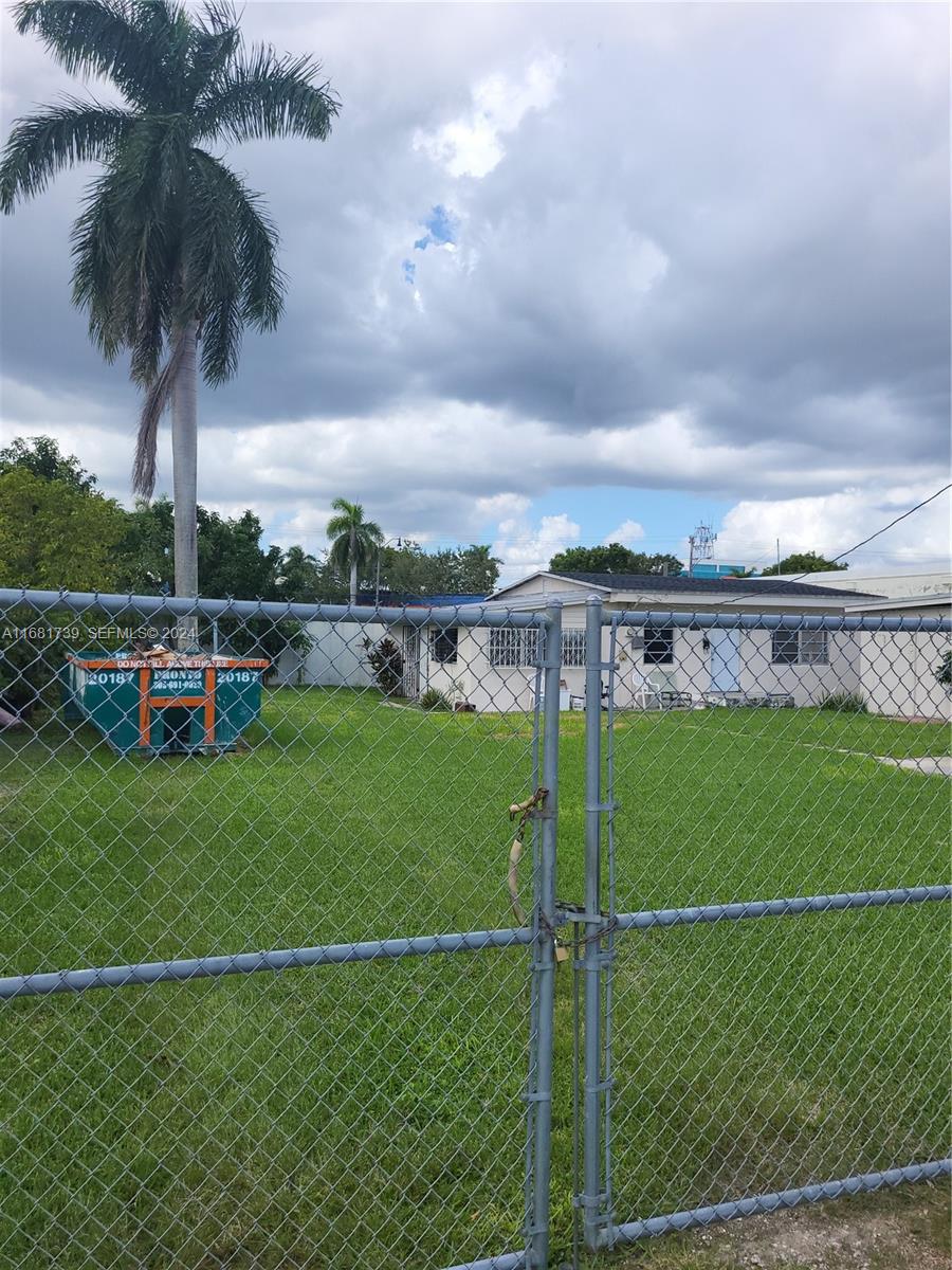 A11681739 Property Photo 1