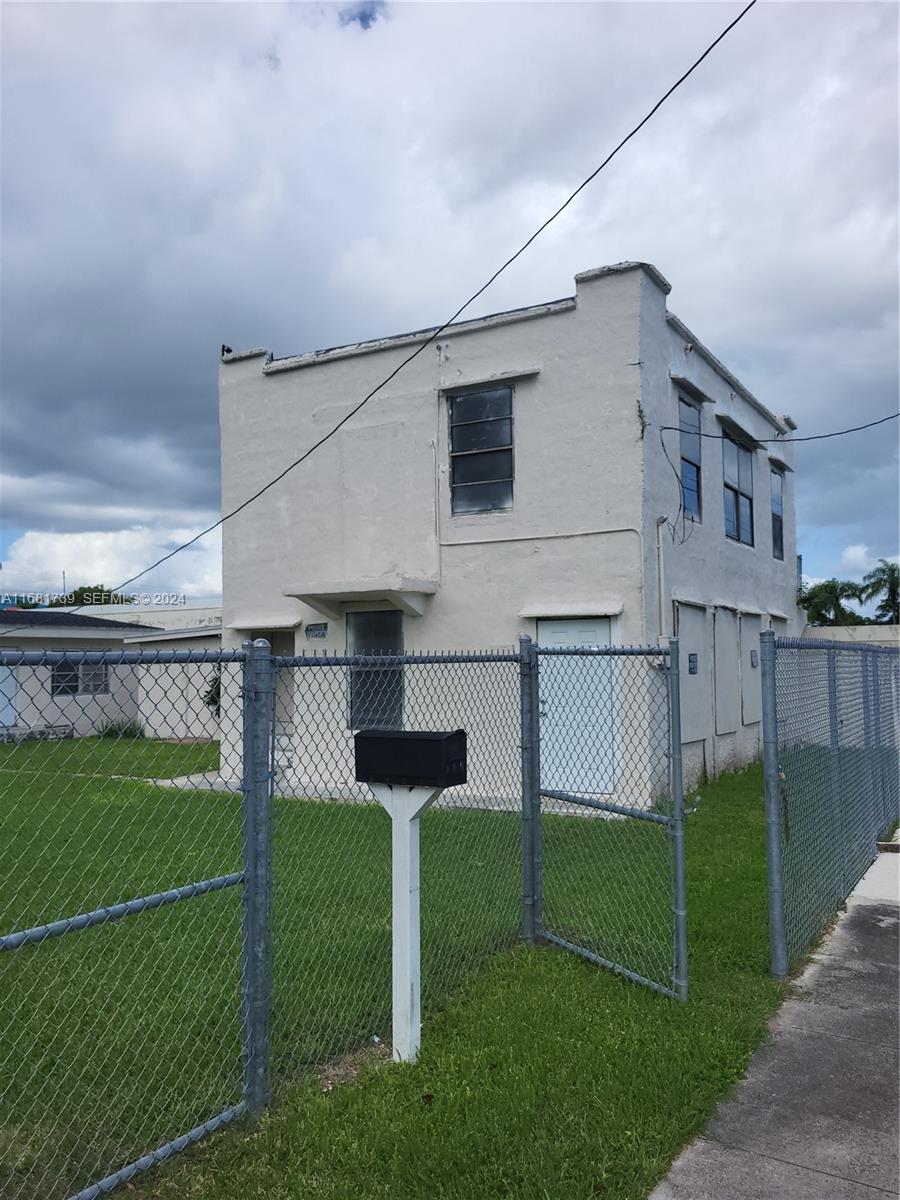 A11681739 Property Photo 2