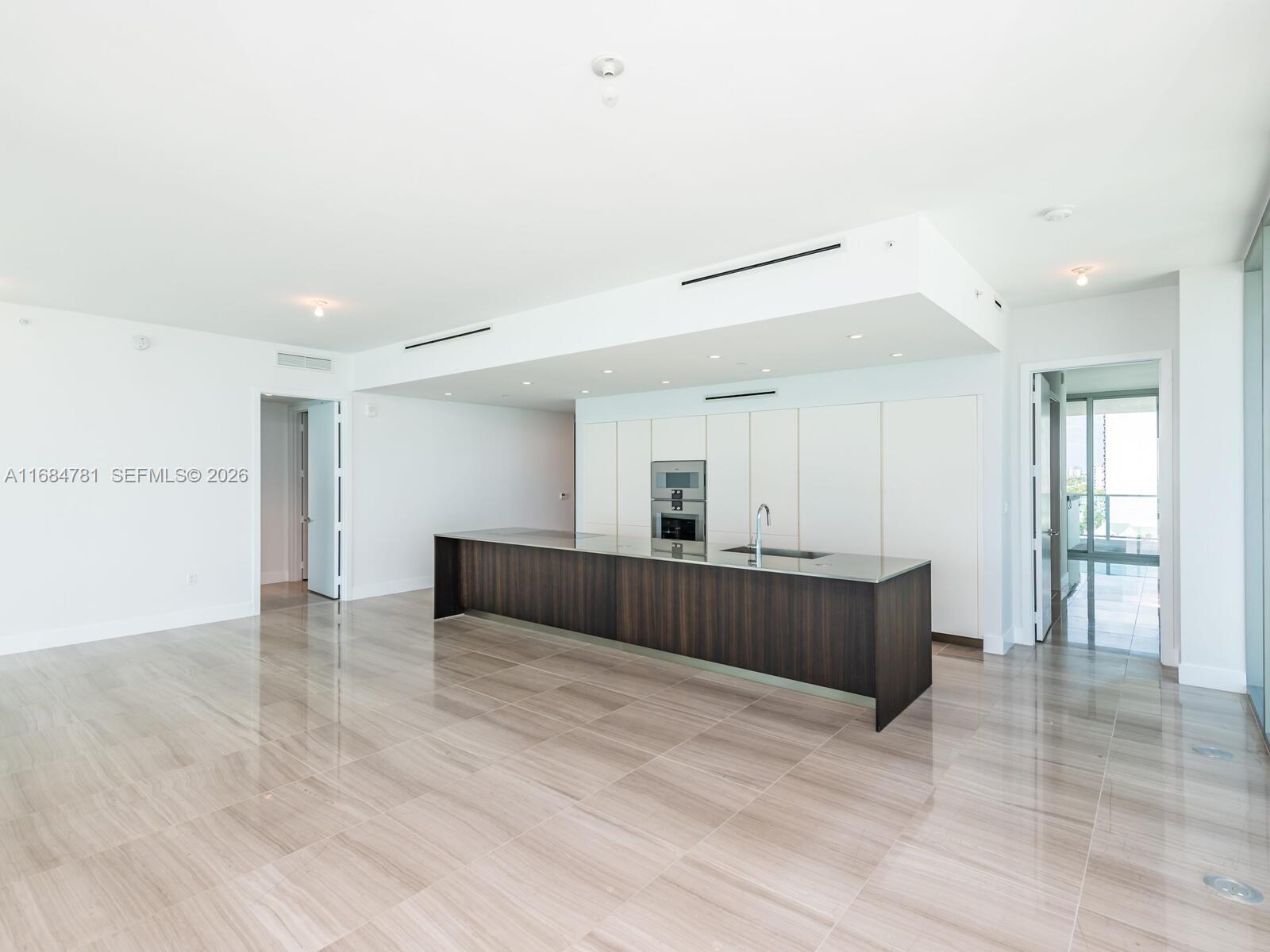 6901 Collins Avenue 701 Property Photo 25