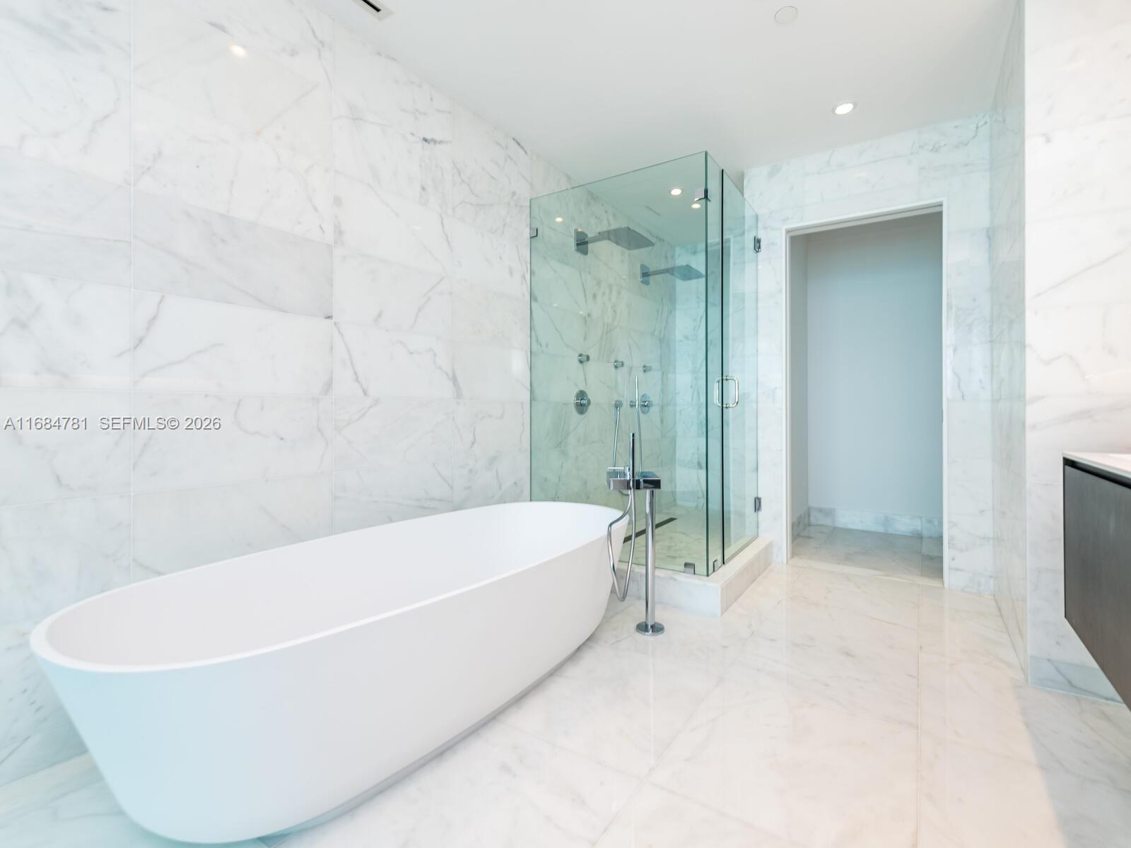 6901 Collins Avenue 701 Property Photo 60