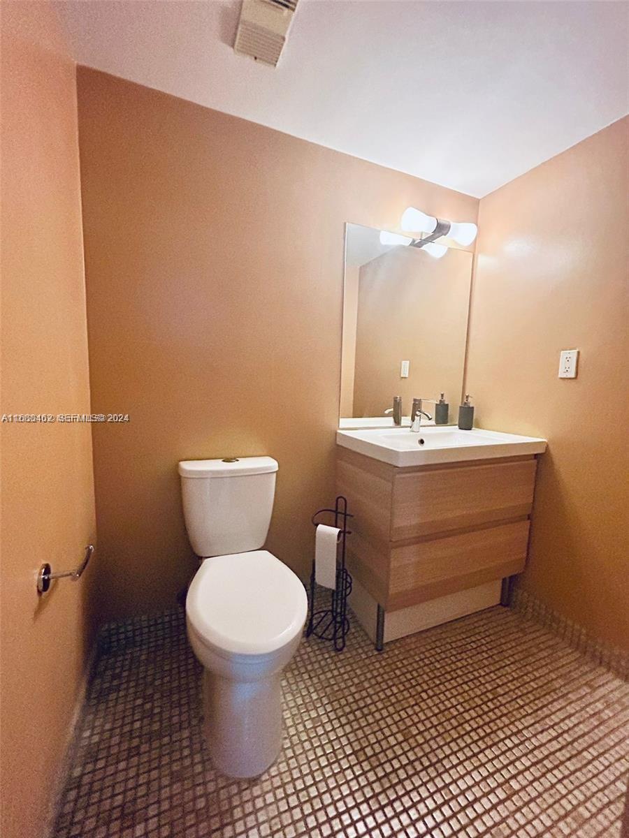 A11688462 Property Photo 8