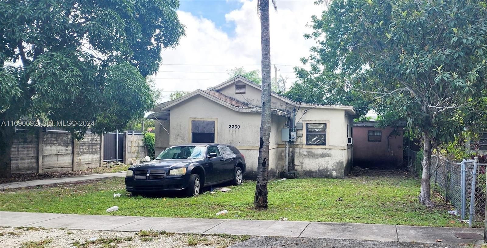 2230 Nw 92nd Street Property Photo 2
