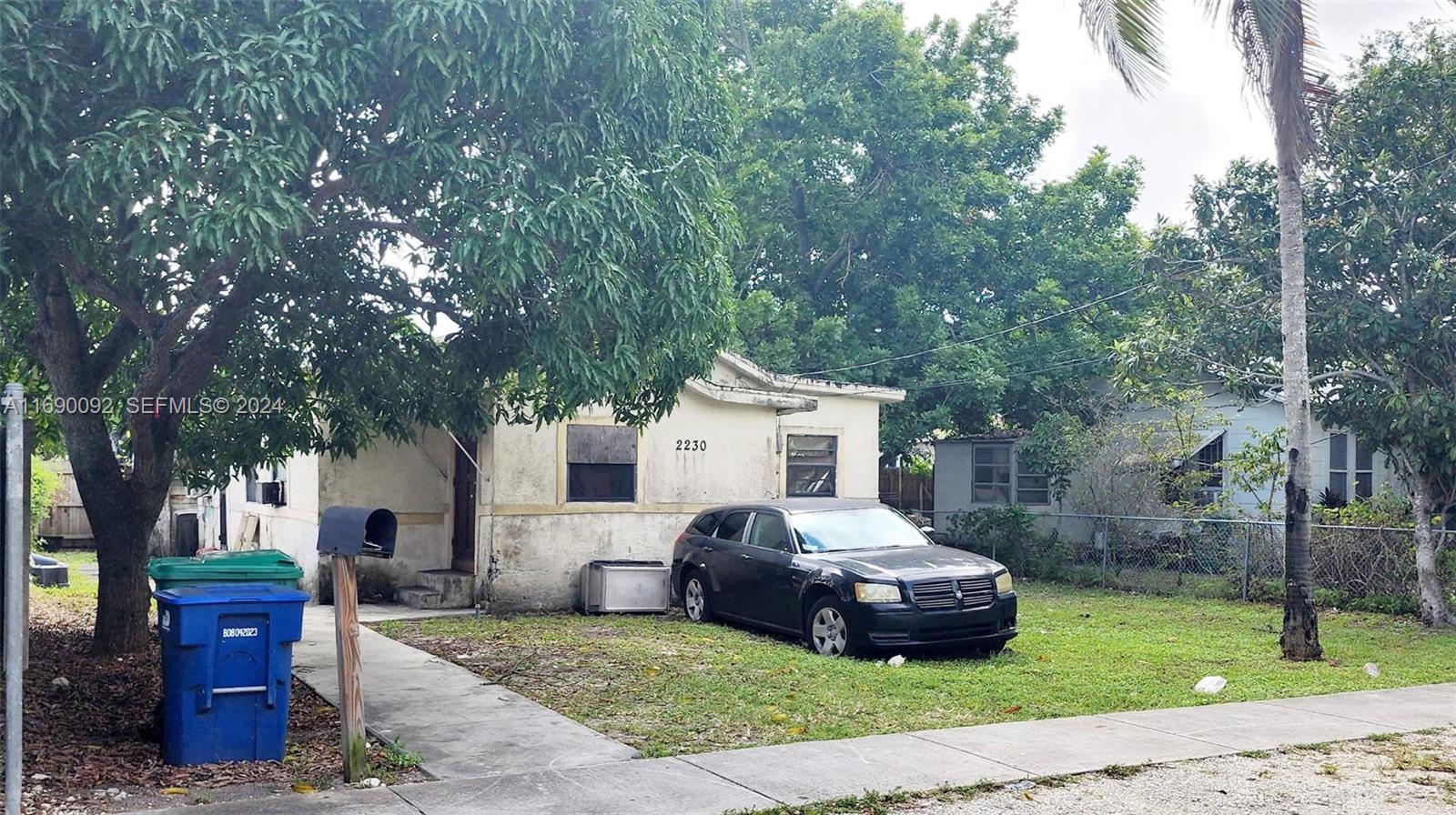 2230 Nw 92nd Street Property Photo 4