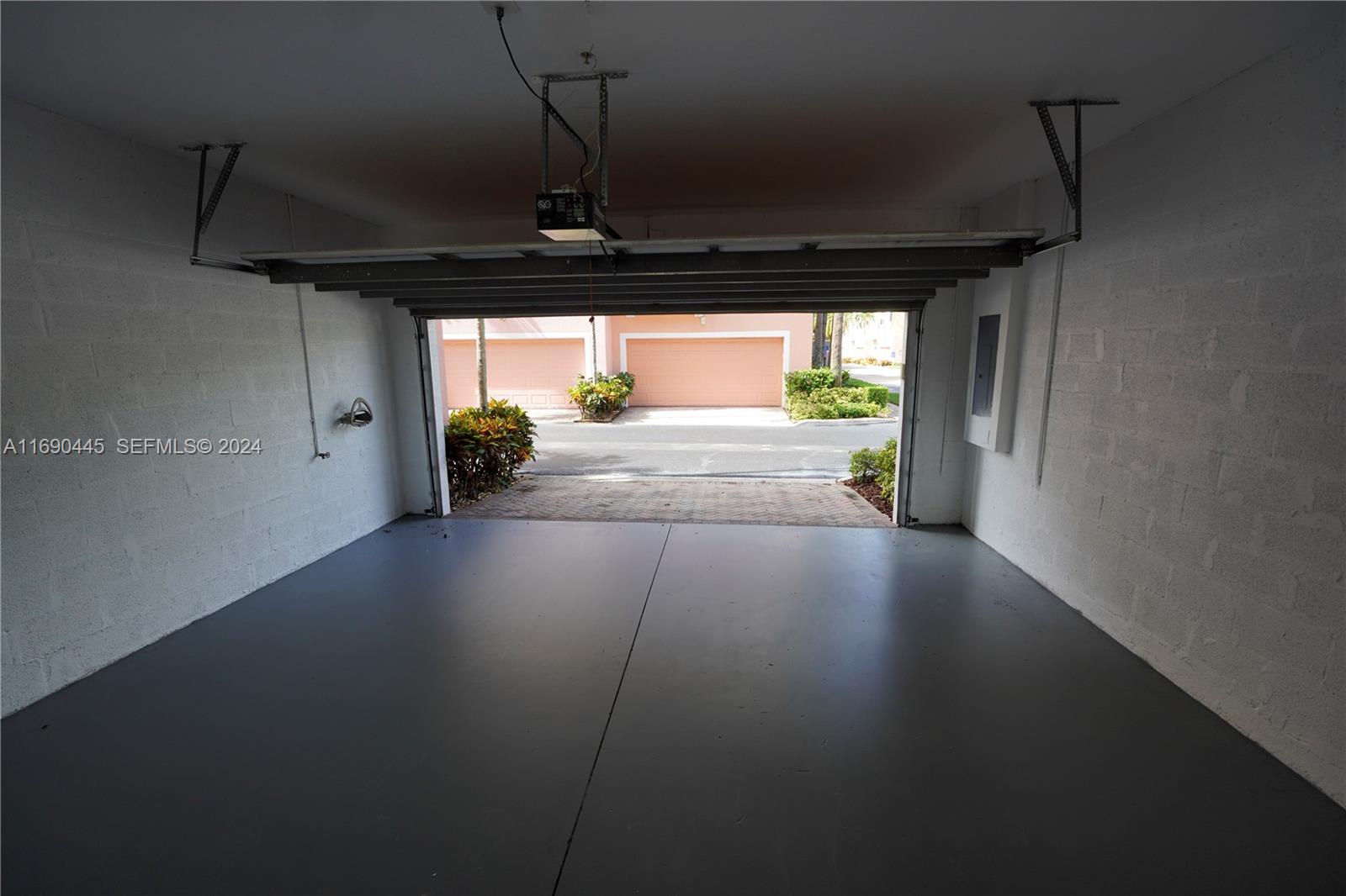 123 Harbors Way Property Photo 16