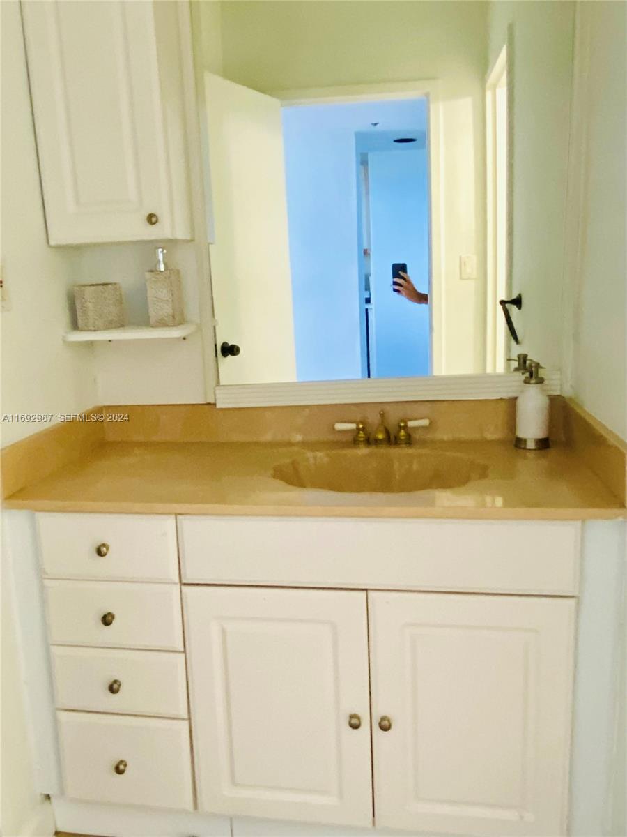 A11692987 Property Photo 13