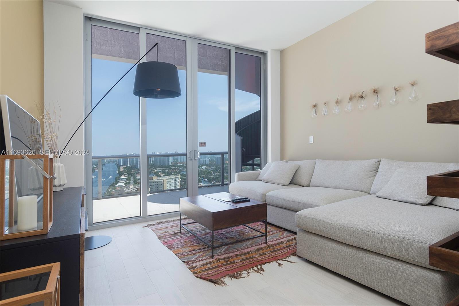 2600 E Hallandale Beach Boulevard T3307 Property Photo 3