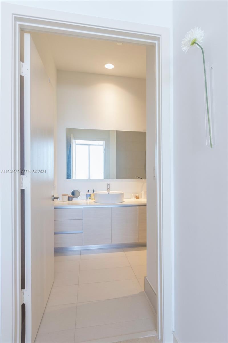 2600 E Hallandale Beach Boulevard T3307 Property Photo 14
