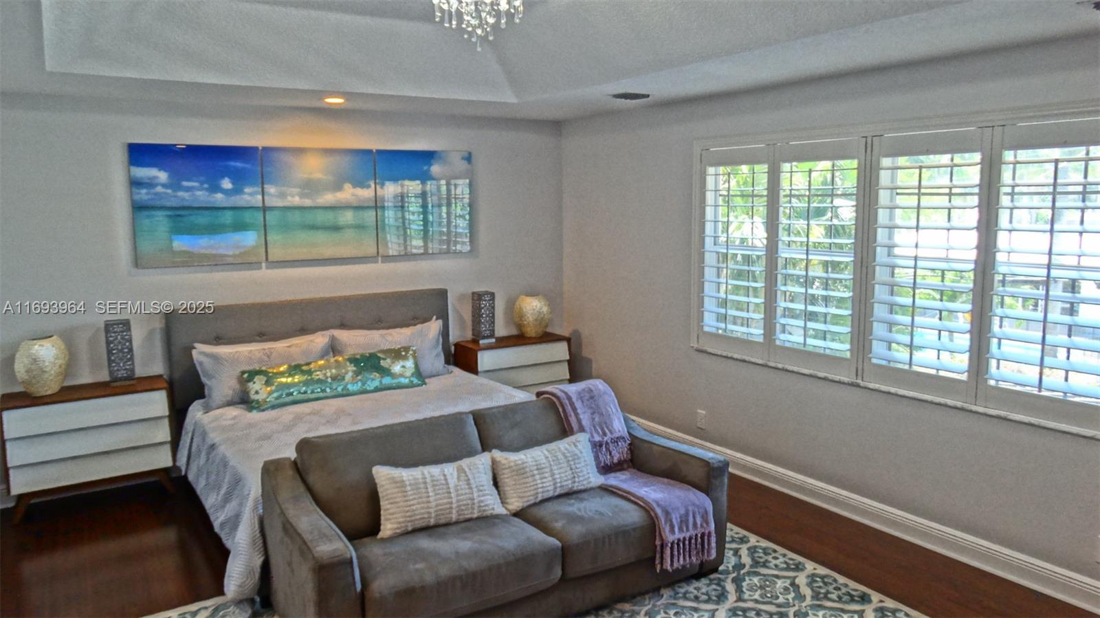 A11693964 Property Photo 23