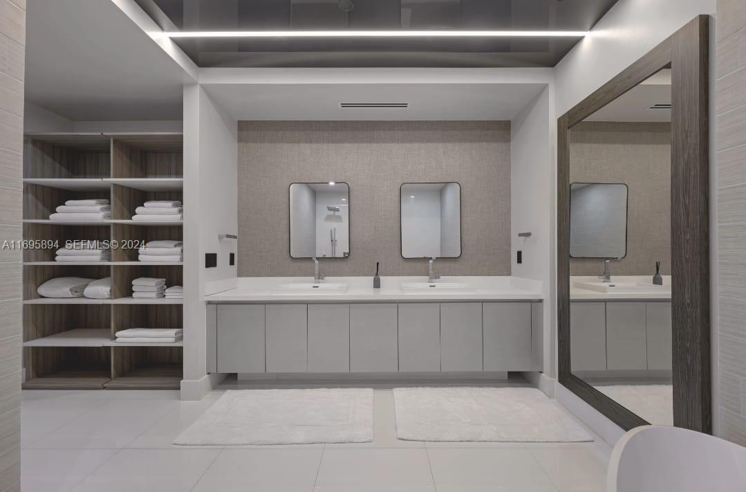 330 Sunny Isles Boulevard 5-603 Property Photo 16