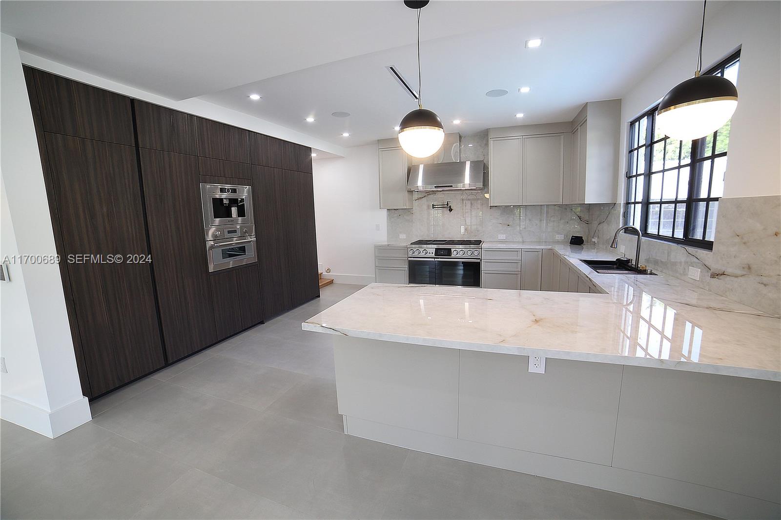1345 Hollywood Boulevard Property Photo 1