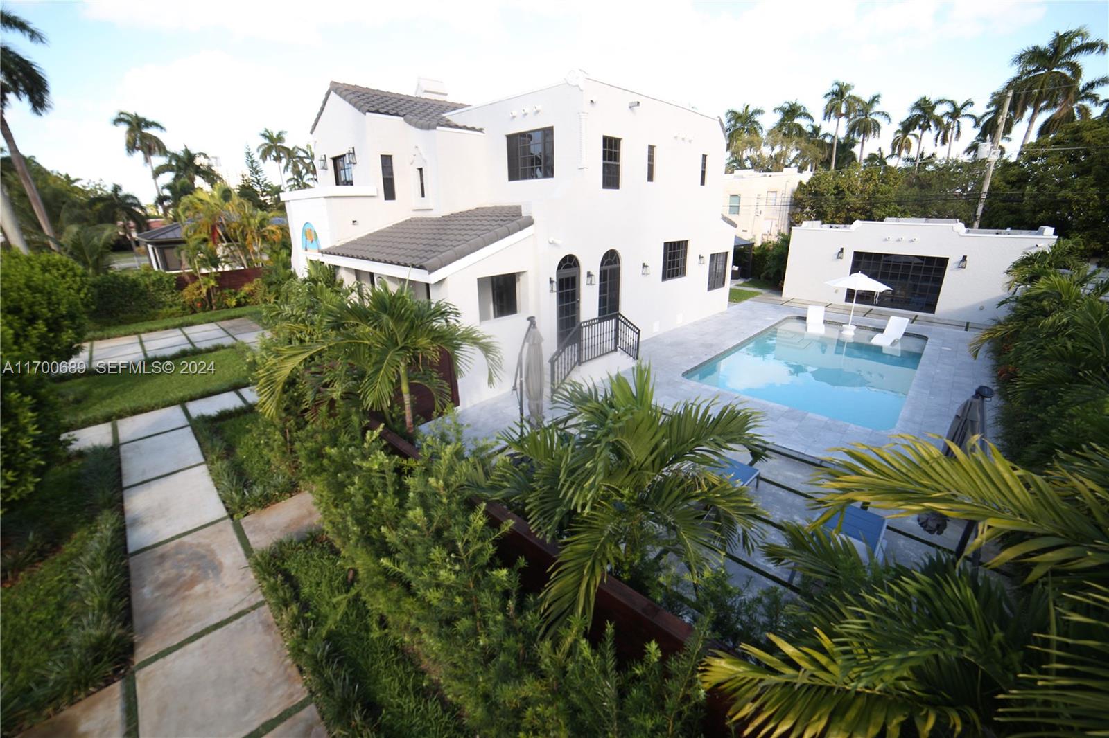1345 Hollywood Boulevard Property Photo 8