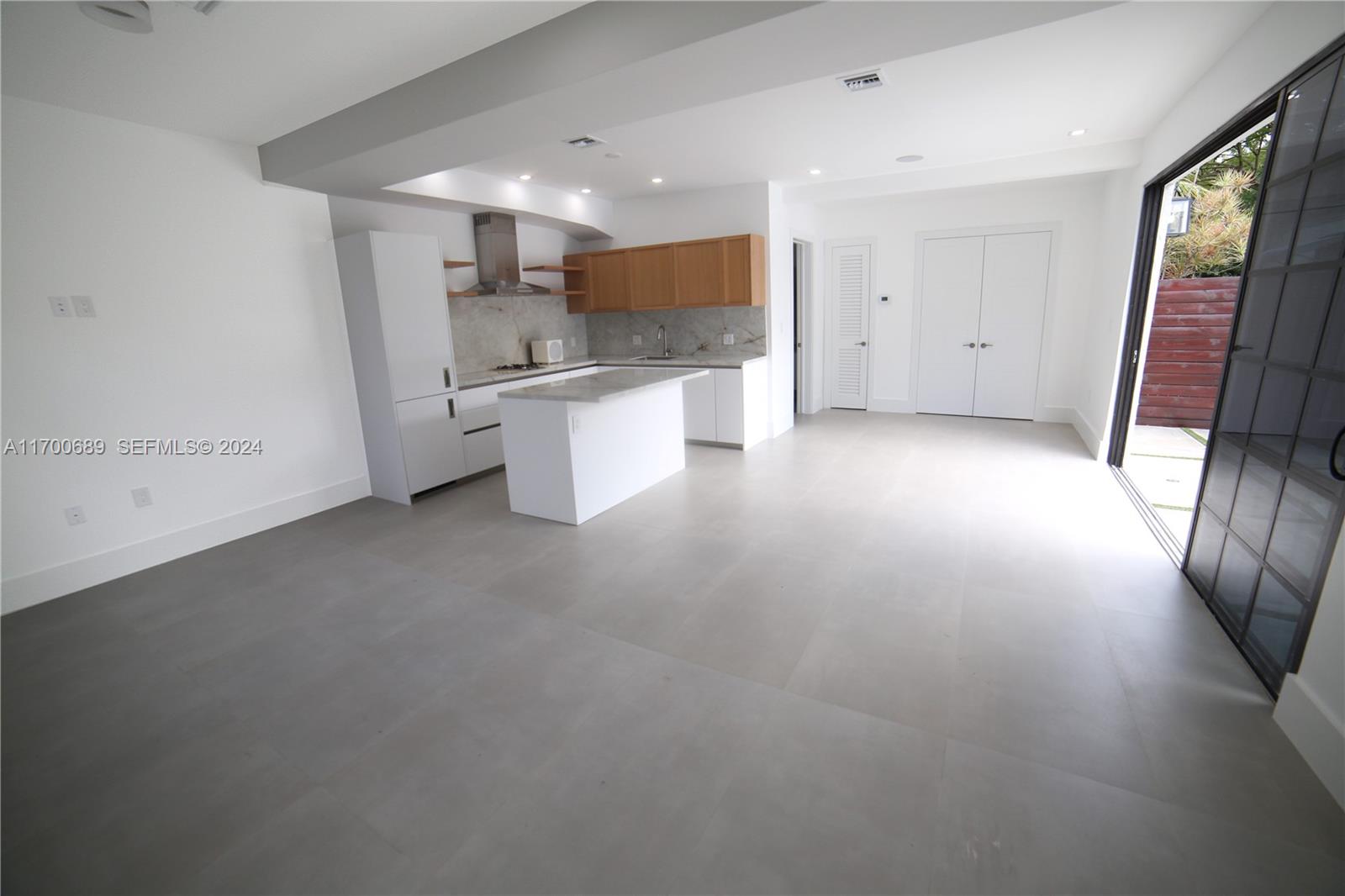 1345 Hollywood Boulevard Property Photo 35