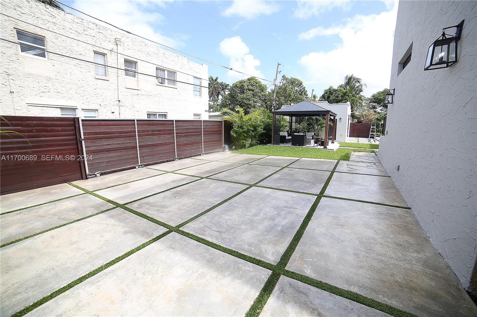 1345 Hollywood Boulevard Property Photo 44