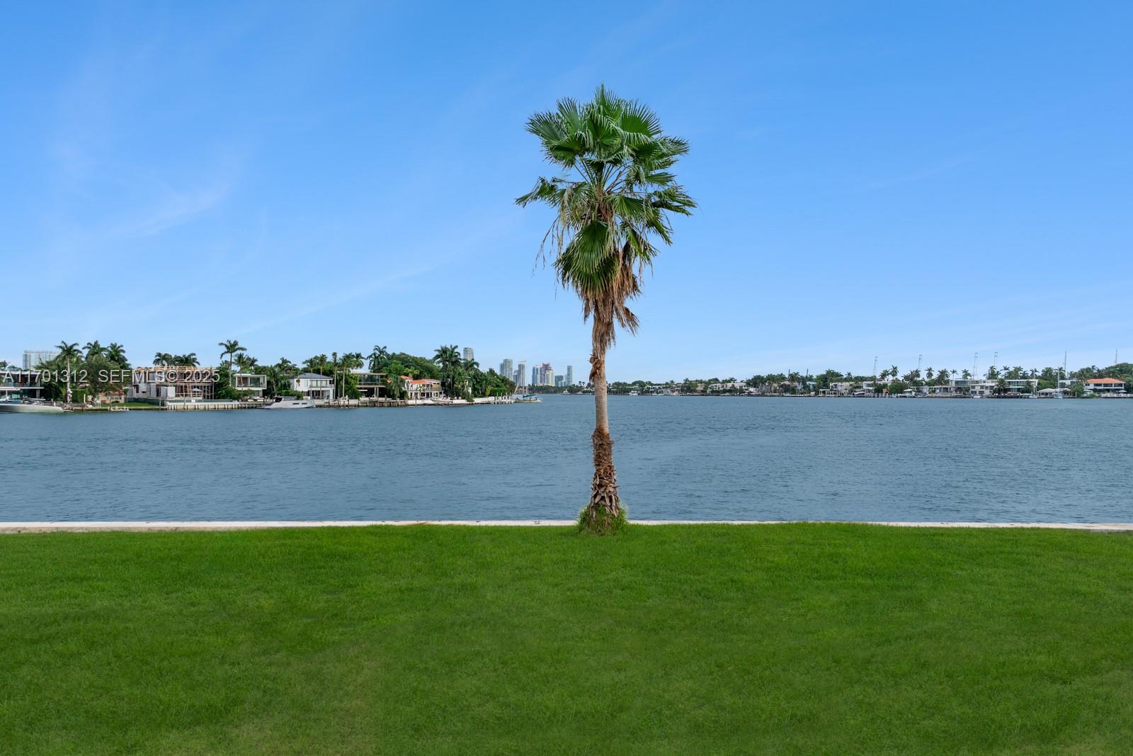 1386 S Venetian Way Property Photo 8