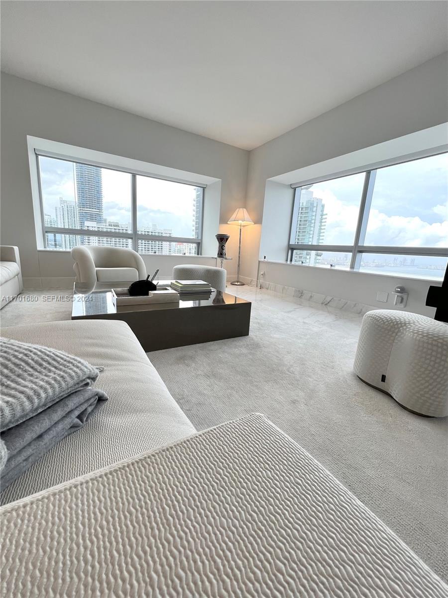 1435 Brickell Avenue 3307 Property Photo 1