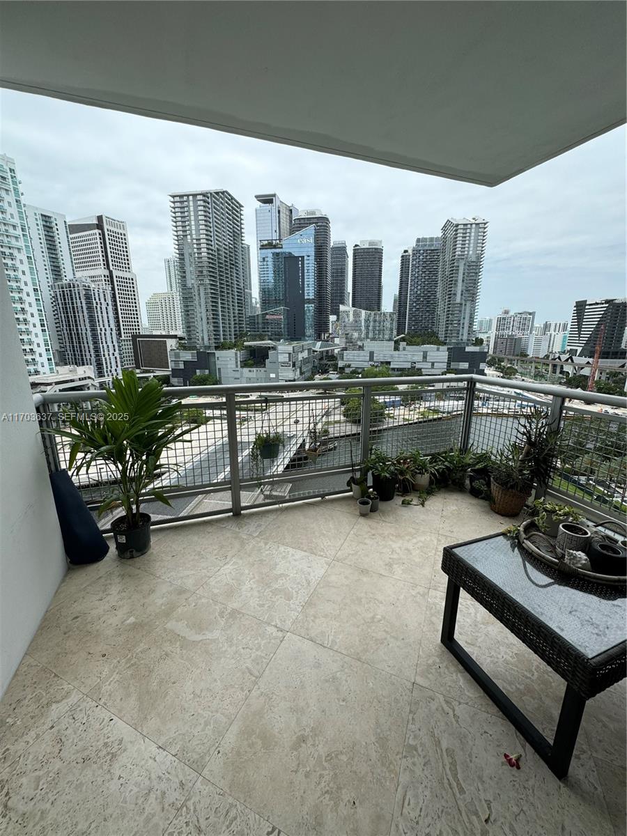 350 S Miami Avenue 1704 Property Photo 4