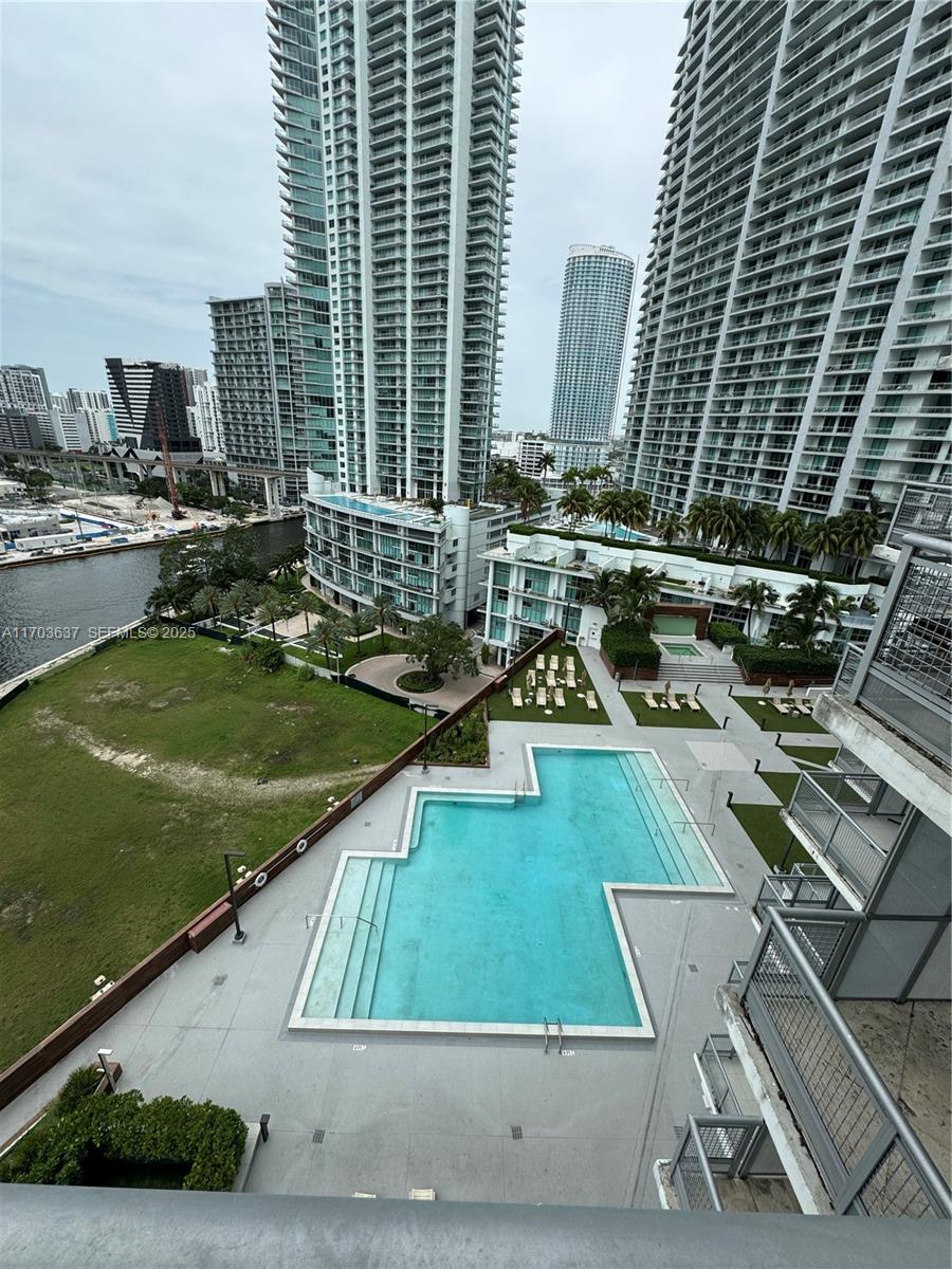 350 S Miami Avenue 1704 Property Photo 5