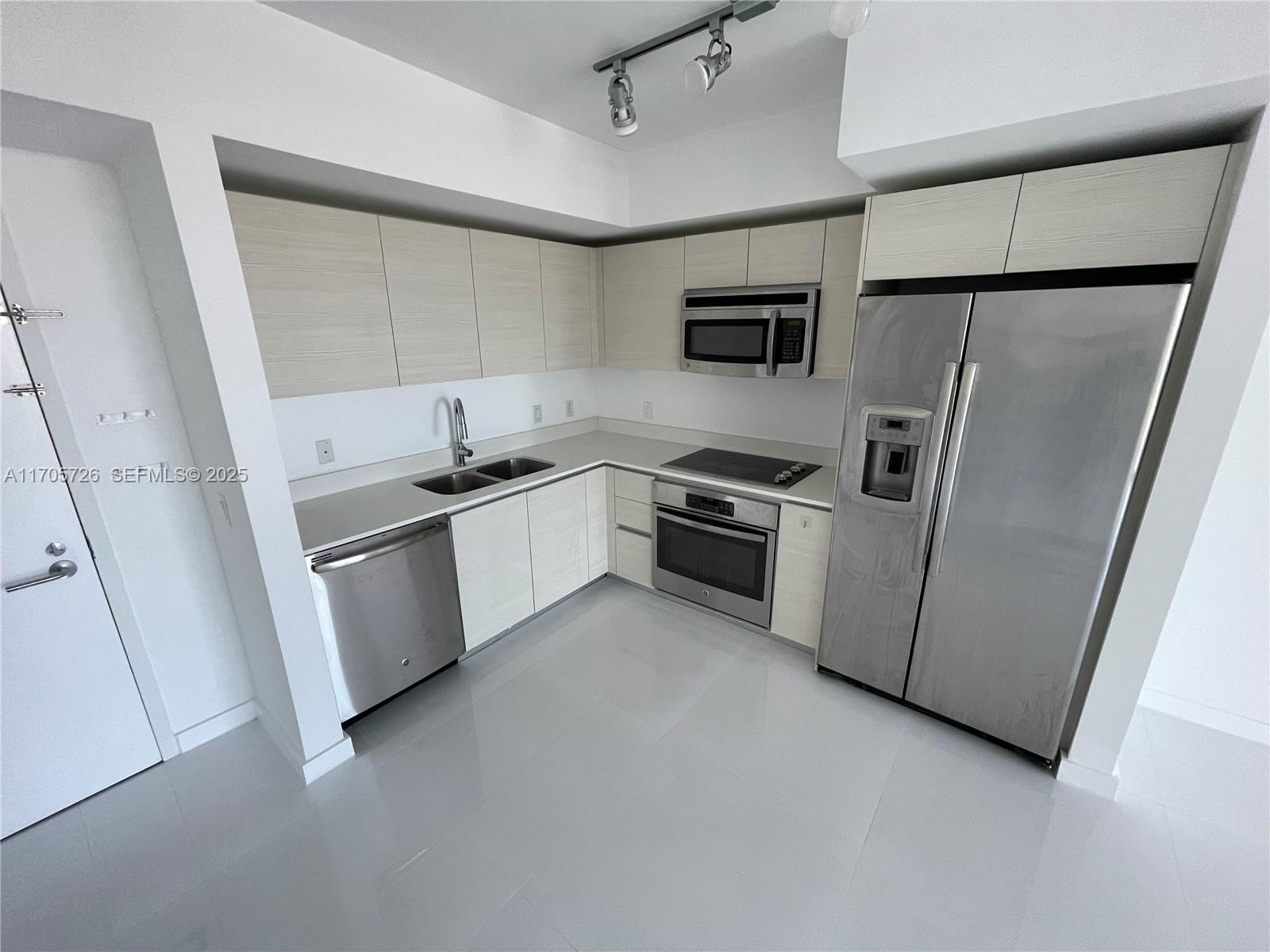 4250 Biscayne Boulevard 1104 Property Photo 3