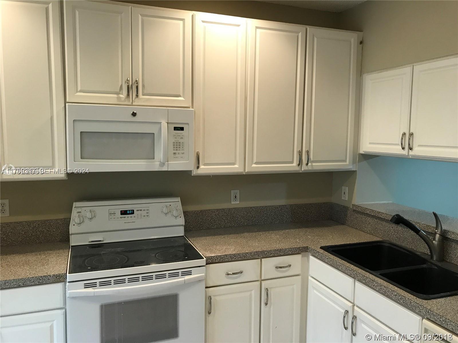 5138 Palmbrooke Circle Property Photo 4