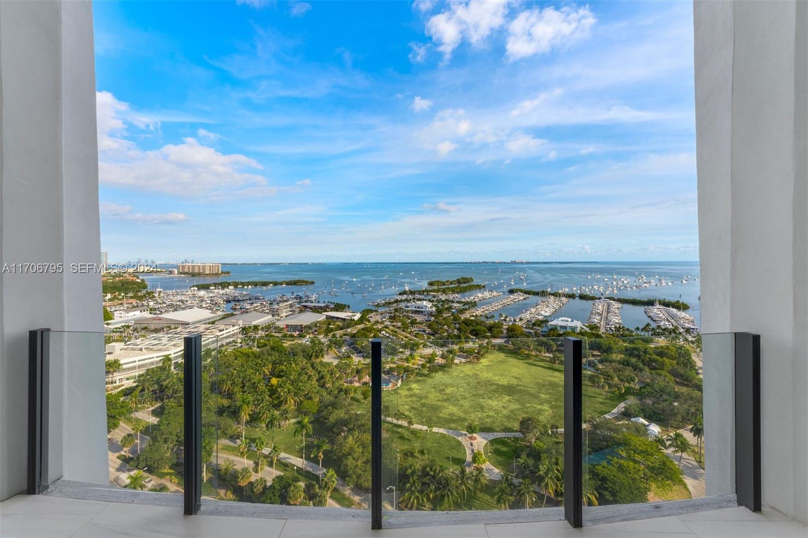 2811 S Bayshore Drive 20bc Property Photo 16