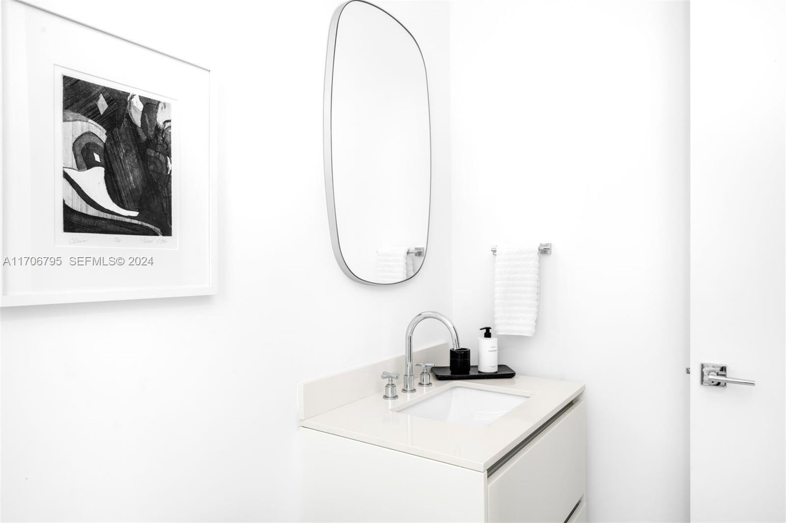 2811 S Bayshore Drive 20bc Property Photo 20