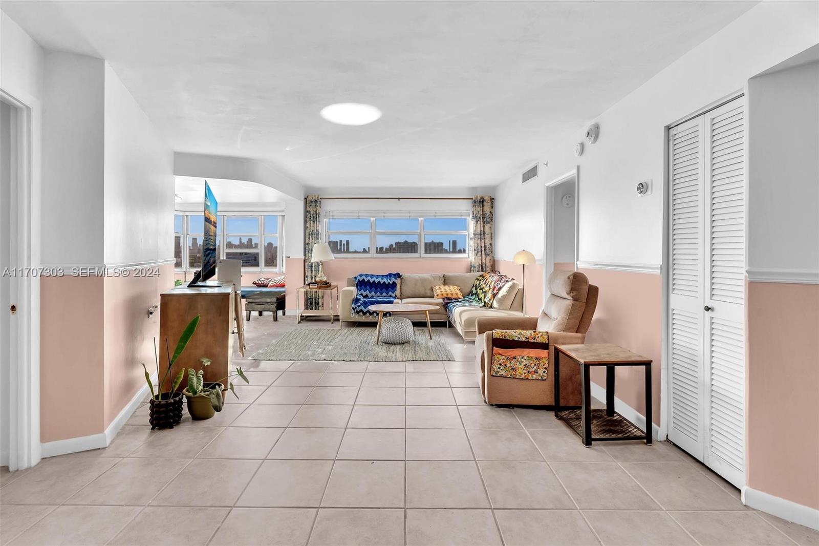 1881 Washington Avenue 16h Property Photo 2