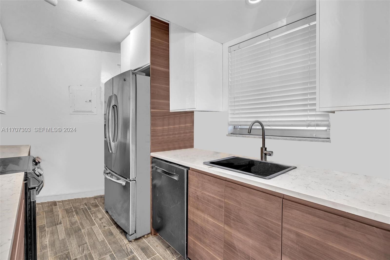 1881 Washington Avenue 16h Property Photo 7