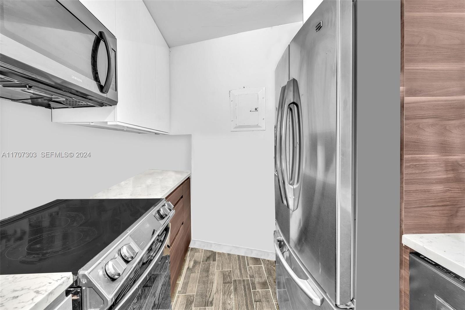 1881 Washington Avenue 16h Property Photo 9