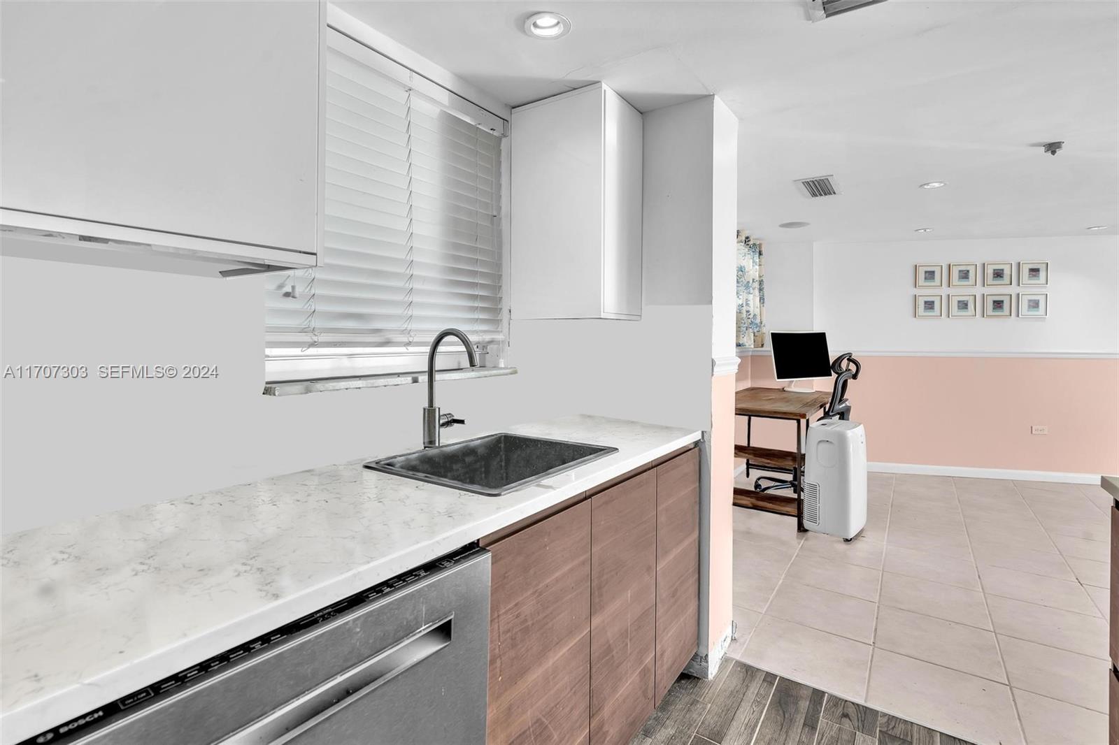 1881 Washington Avenue 16h Property Photo 12