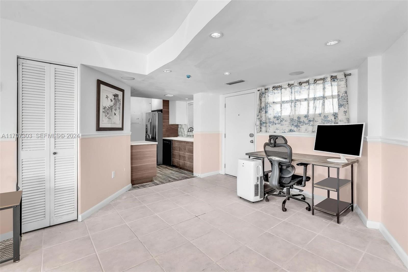 1881 Washington Avenue 16h Property Photo 15
