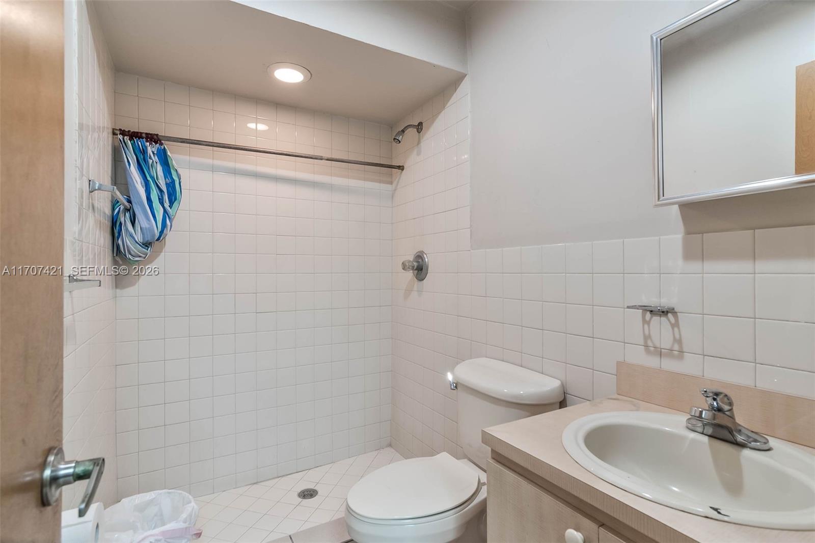 3200 S River Drive Property Photo 21