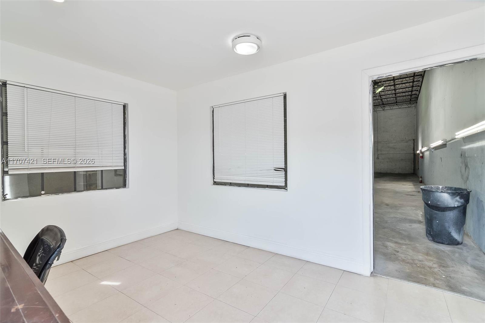 3200 S River Drive Property Photo 23