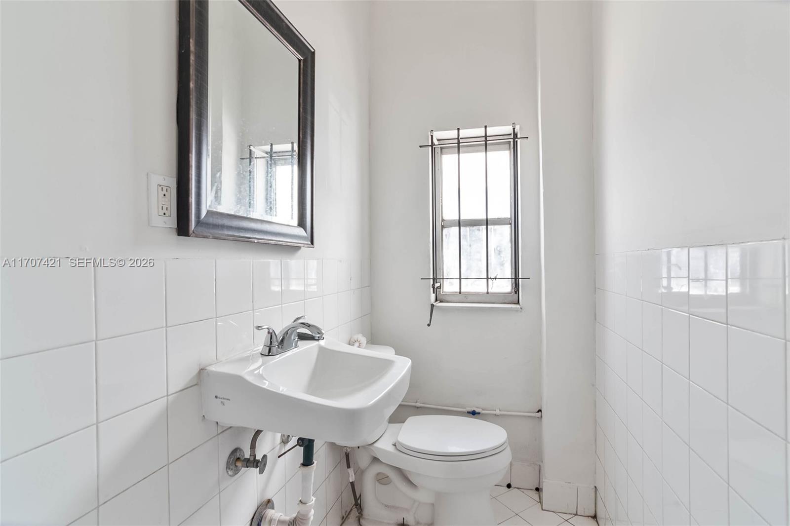 3200 S River Drive Property Photo 25