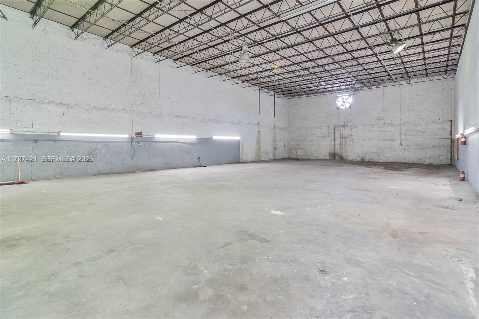 3200 S River Drive Property Photo 26