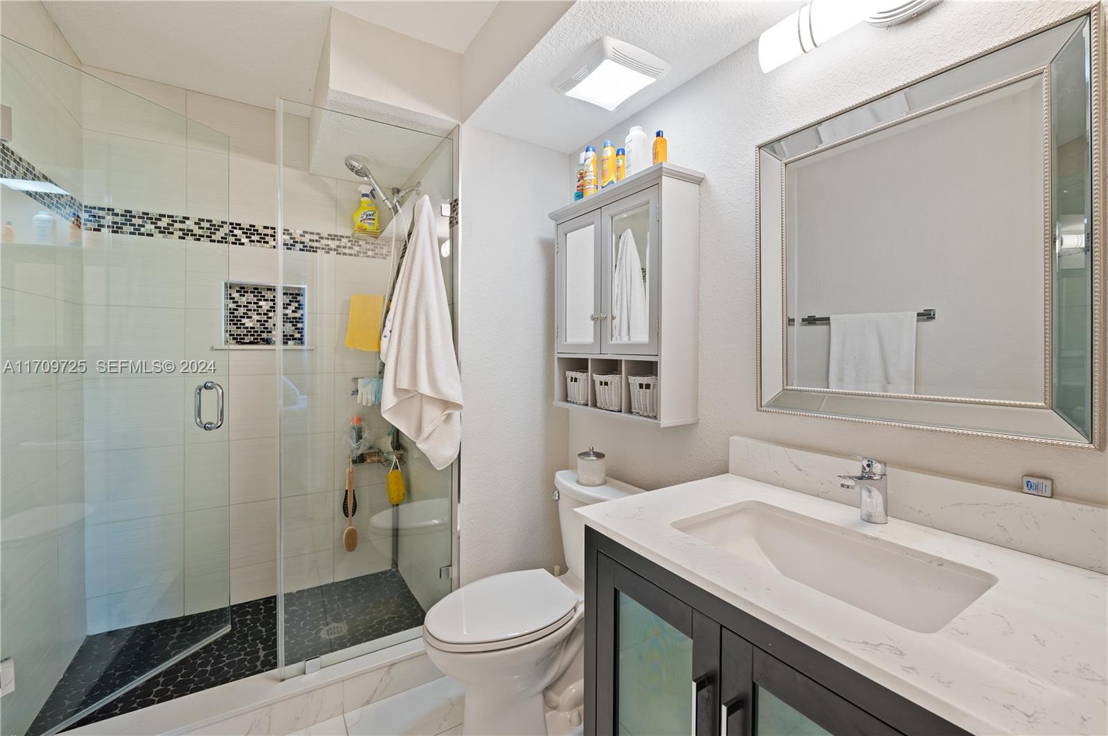 711 S Hollybrook Drive 109 Property Photo 18