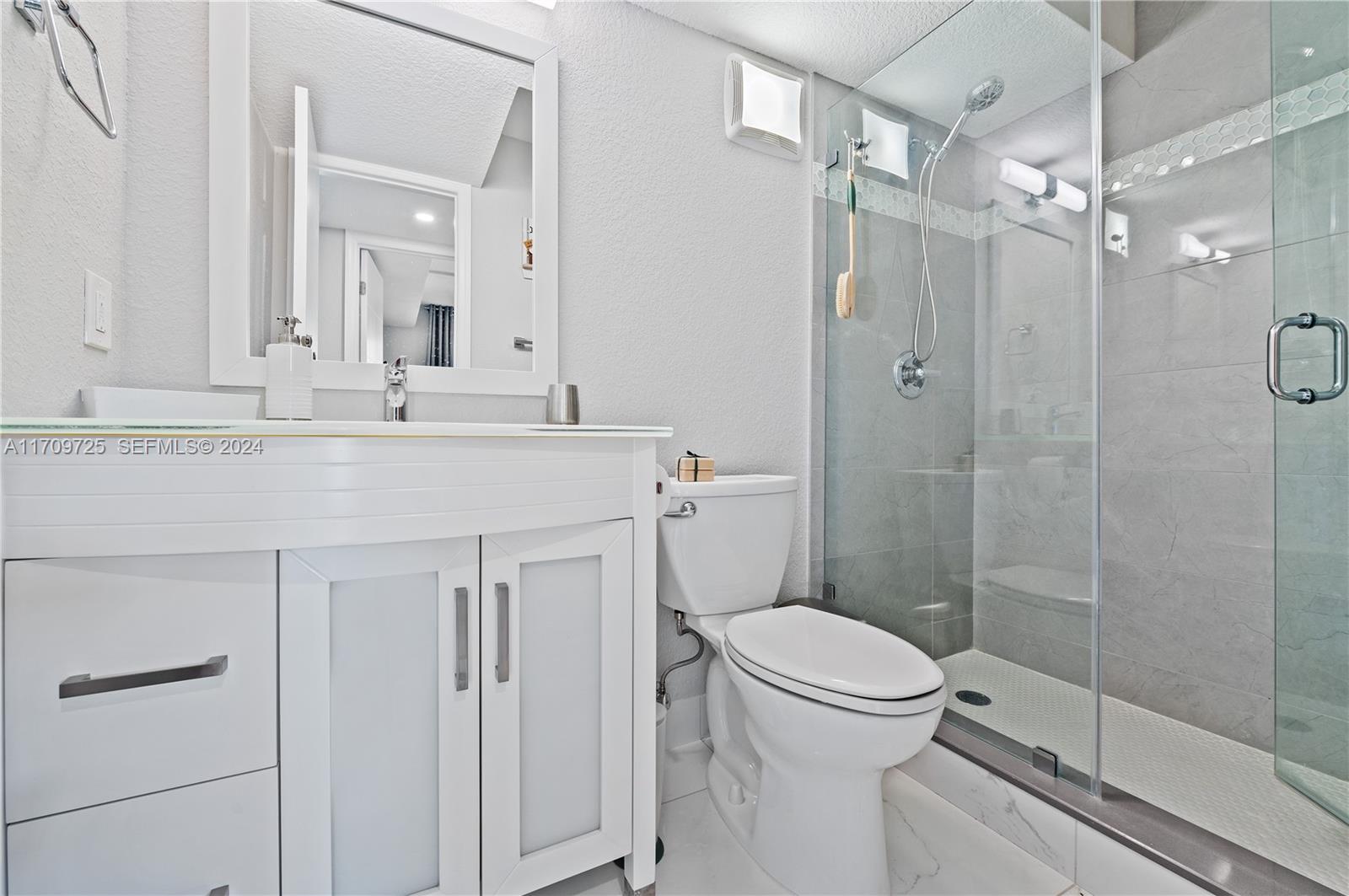 711 S Hollybrook Drive 109 Property Photo 22