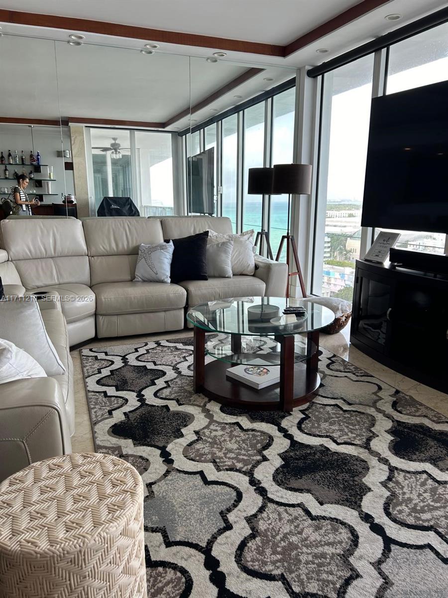100 Lincoln Road PH7 Property Photo 1